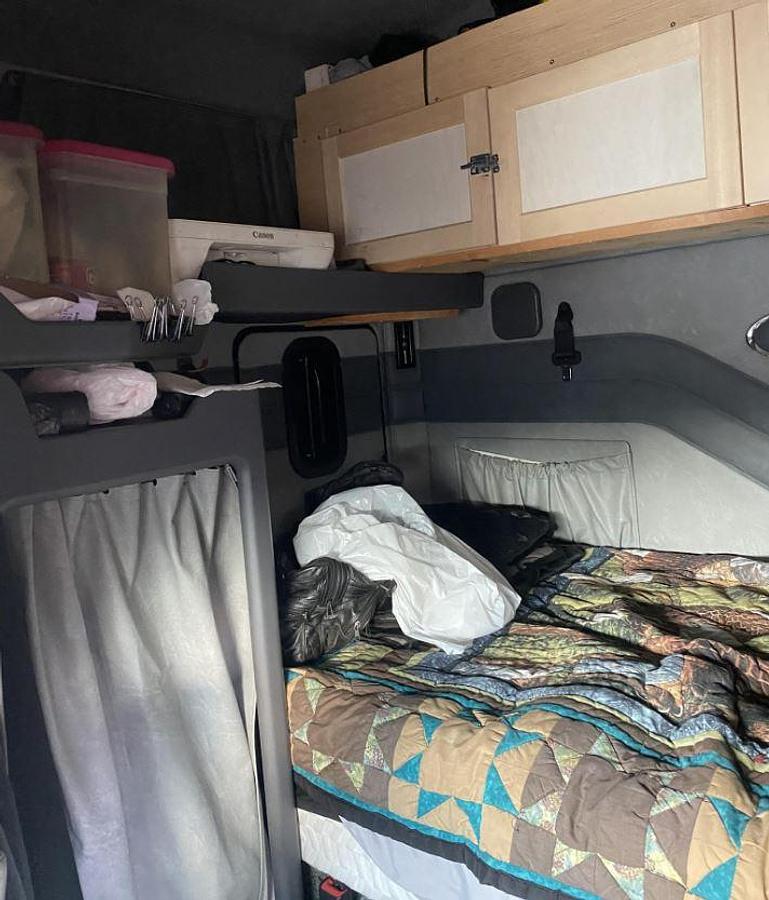 Used 2018 Mack Pinnacle CHU613 Sleeper Truck