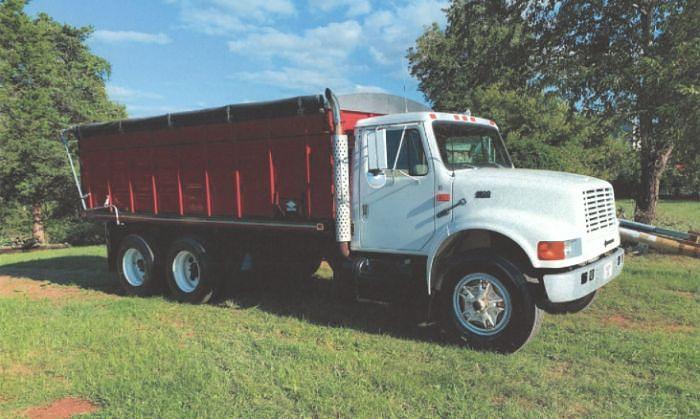 Used 1995 INTERNATIONAL 4900 Grain Truck