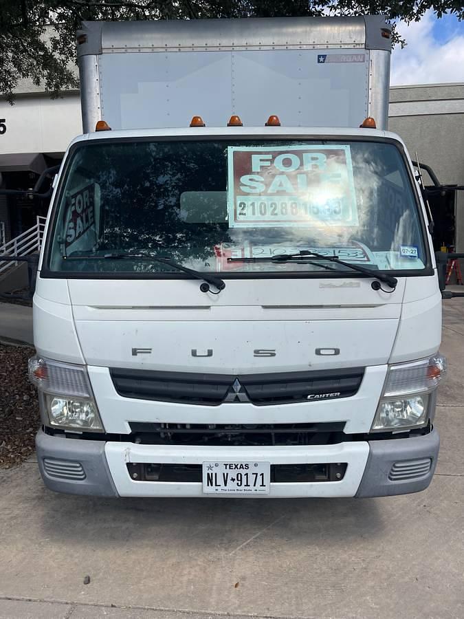 Used 2014 Mitsubishi Fuso Box Truck