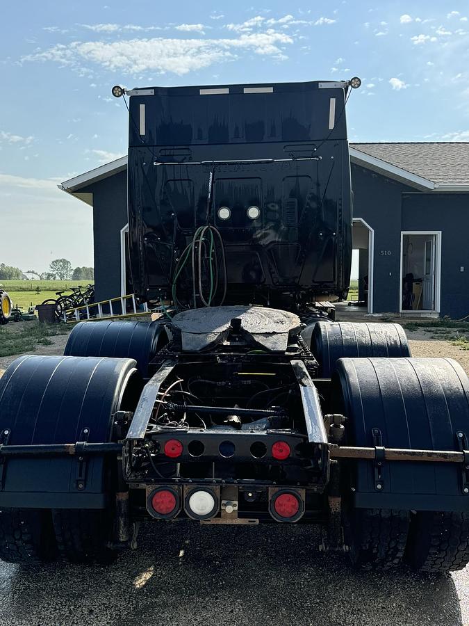 Used 2022 International HX520