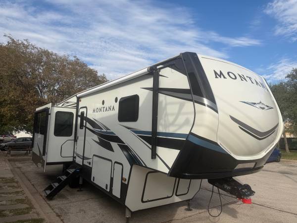 Used 2021 Keystone Montana 3121RL