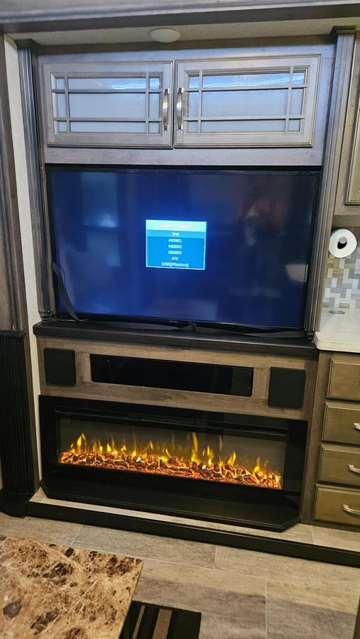 Used 2019 Keystone Montana 3121RL Fifth Wheel