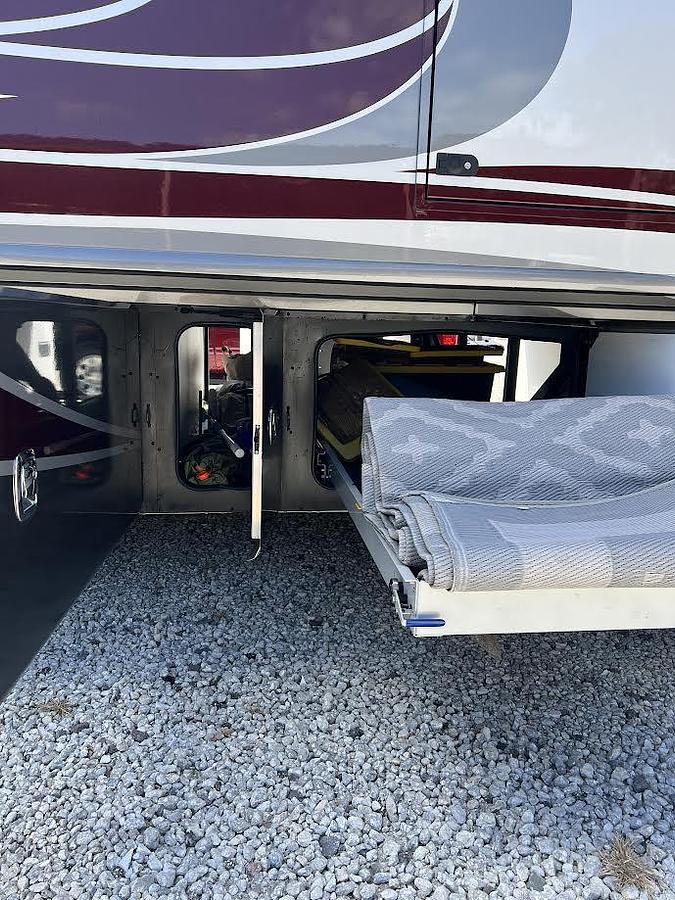 Used 2022 Fleetwood Discovery LXE 40M Class A Motorhome