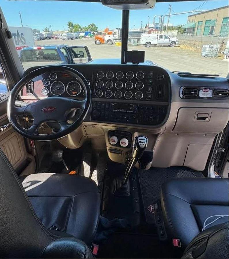 Used 2022 Peterbilt 389