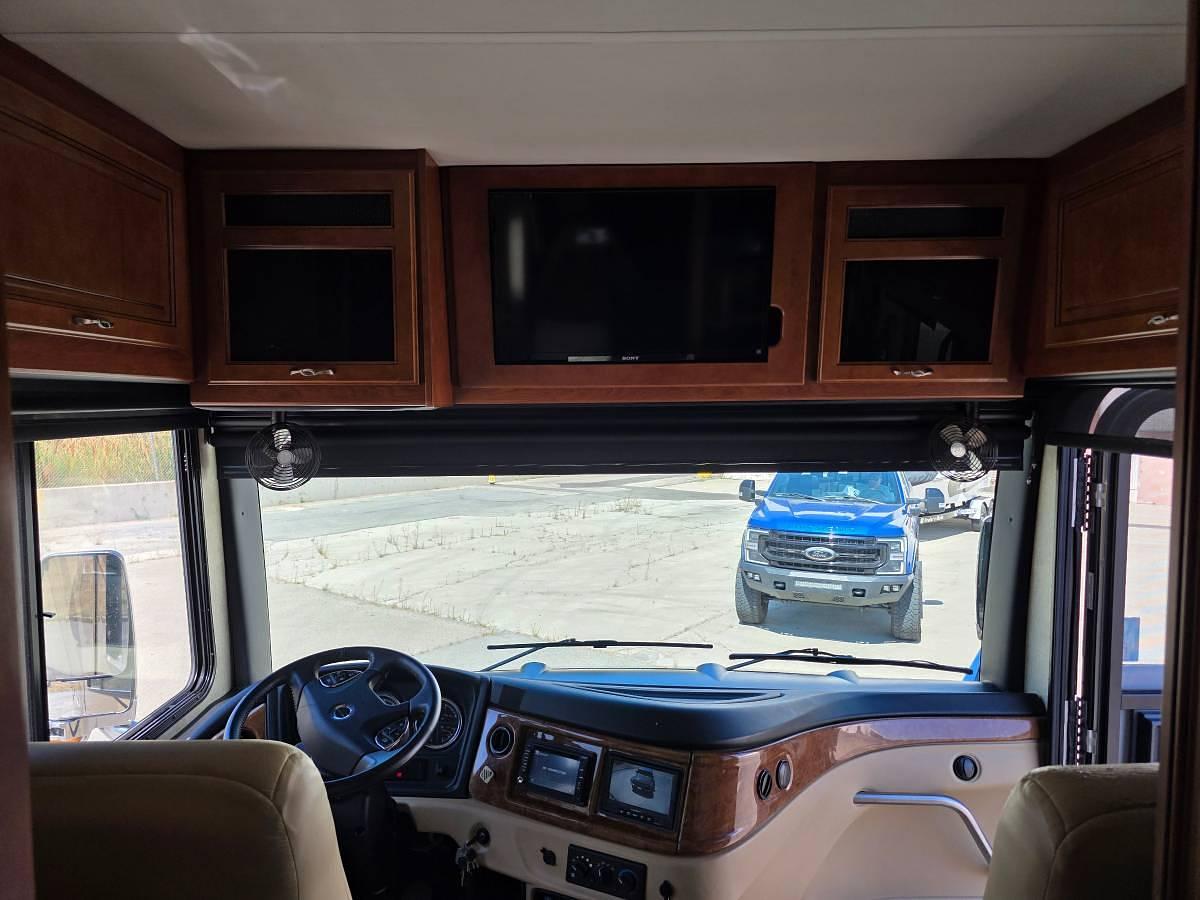Used 2015 Fleetwood Discovery 40G Class A Motorhome