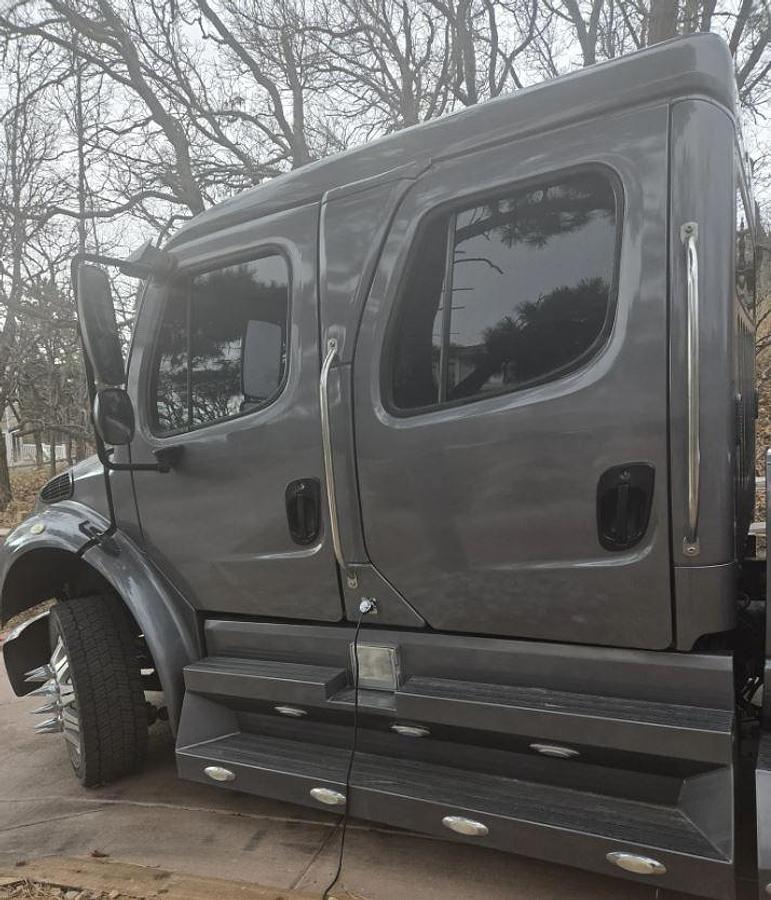 Used 2007 Freightliner M2 106