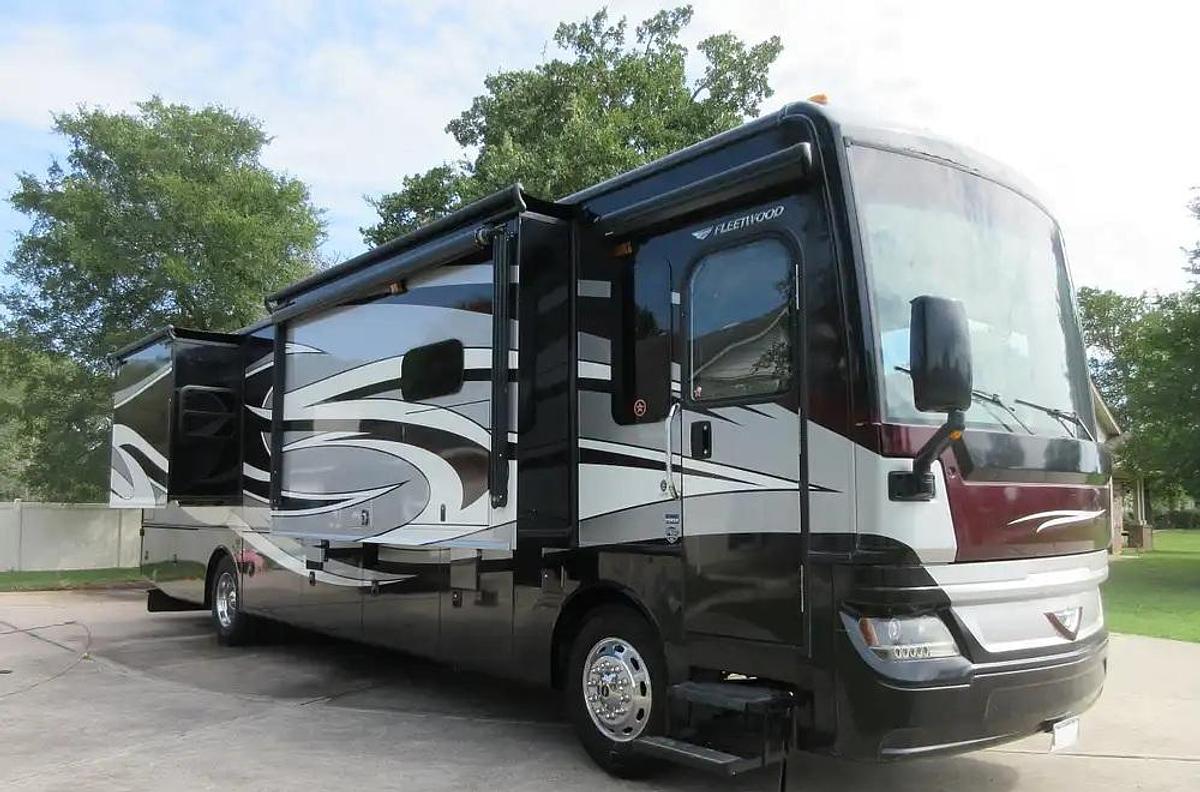 Used 2017 Fleetwood Pace Arrow LXE 38K Class A Motorhome