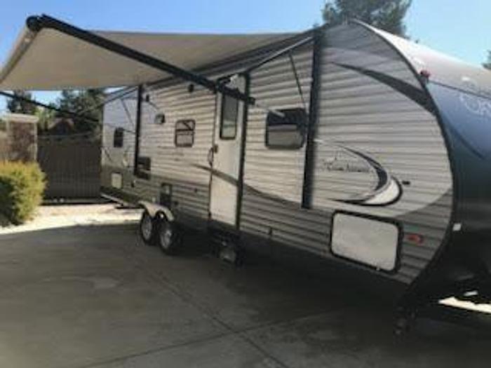 Used 2016 Coachmen Catalina 261BHS