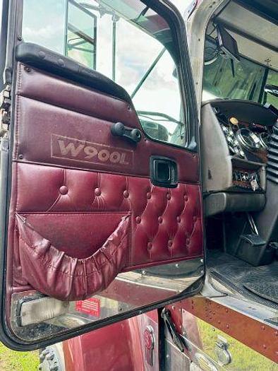 Used 2004 KENWORTH W900L