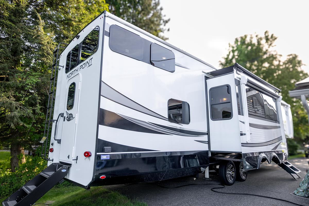 Used 2024 Jayco Northpoint 390CKDS Fifth Wheel
