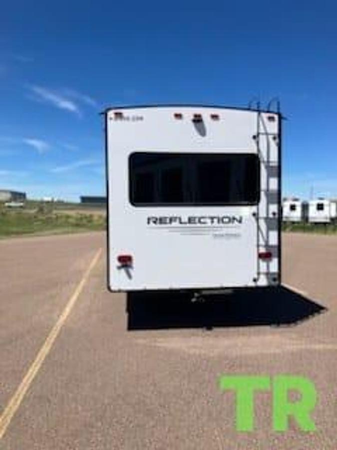 Used 2021 Grand Design Reflection 337RLS Fifth Wheel