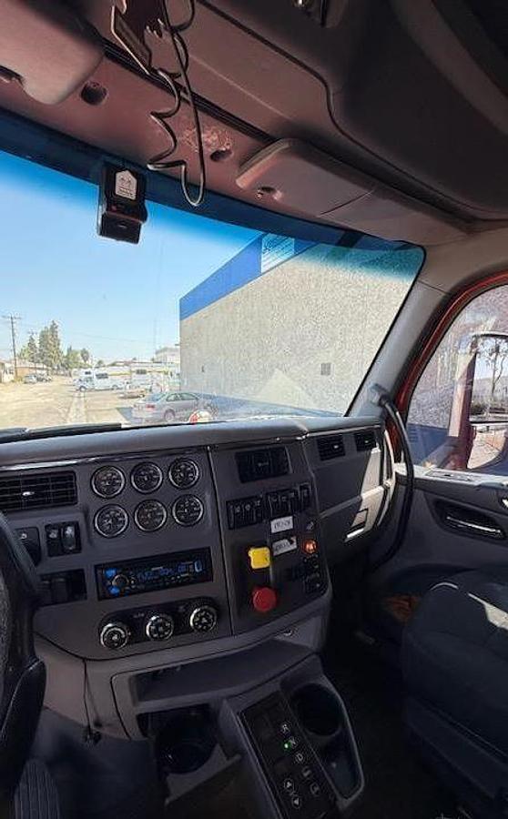 Used 2015 Peterbilt 579 End Dump Truck