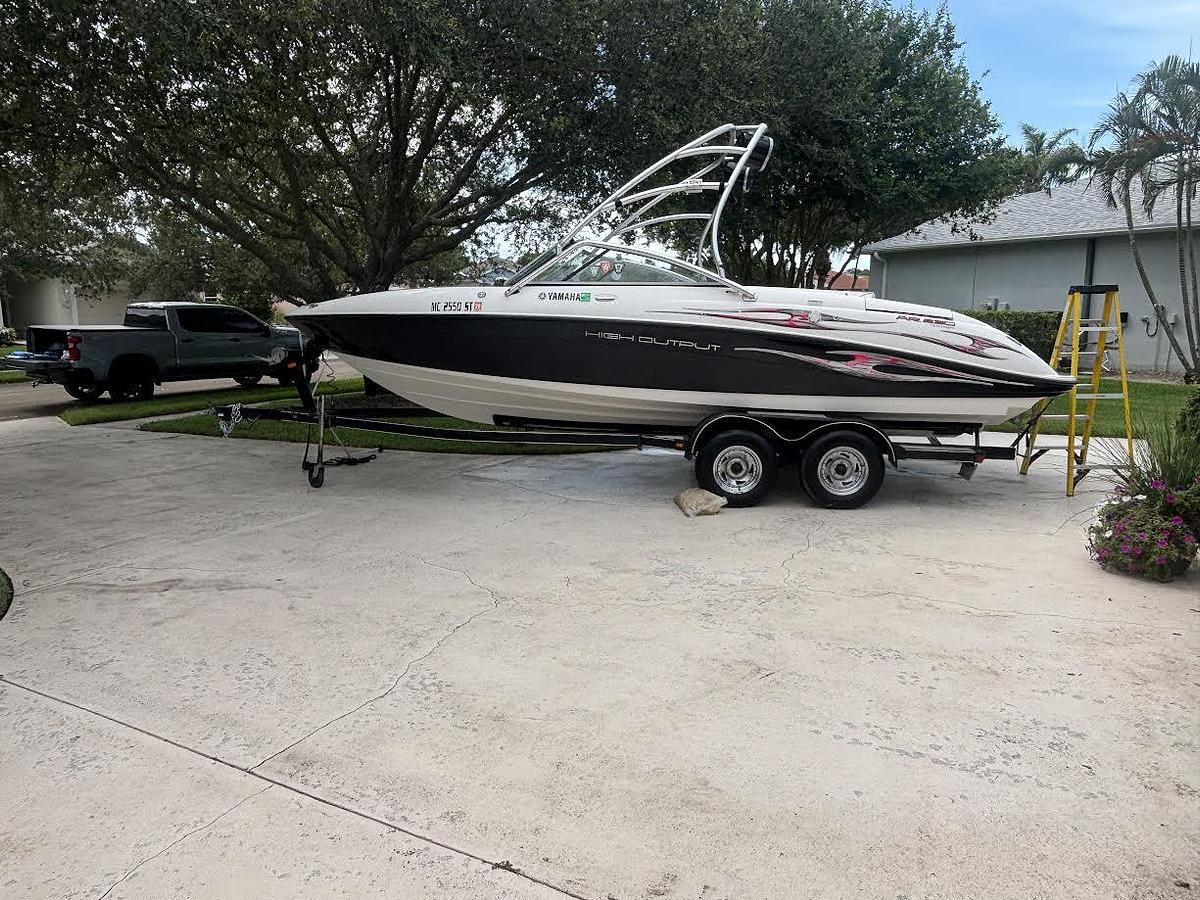 Used 2005 Yamaha AR230 with Trailer