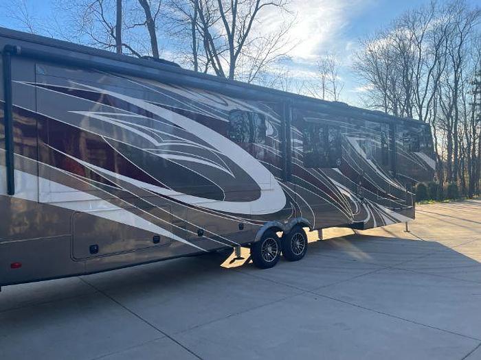 Used 2023 Crossroads Redwood RW4200FL