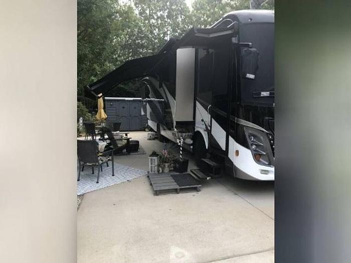 Used 2018 Forest River Berkshire 34QS