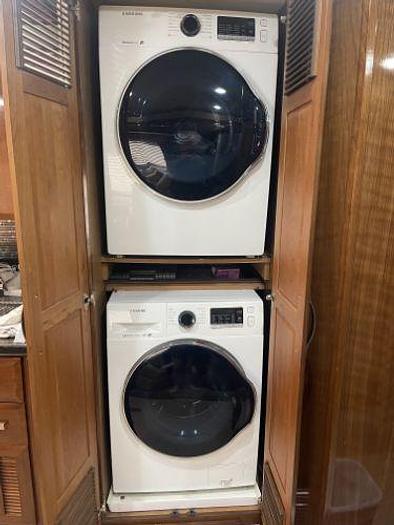 Used 2012 Newmar King Aire 4584