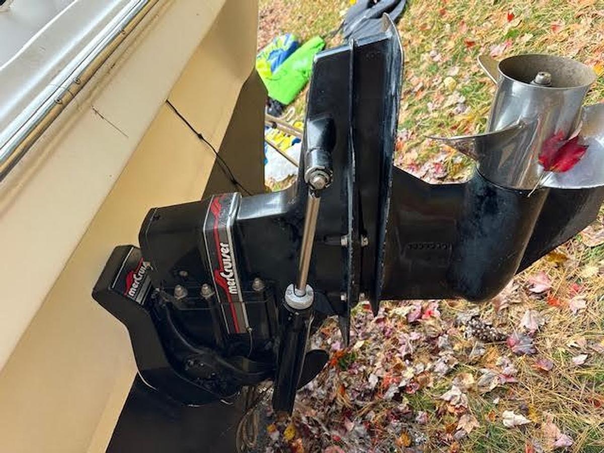 Used 1997 Sea Ray 215 Express Cruiser