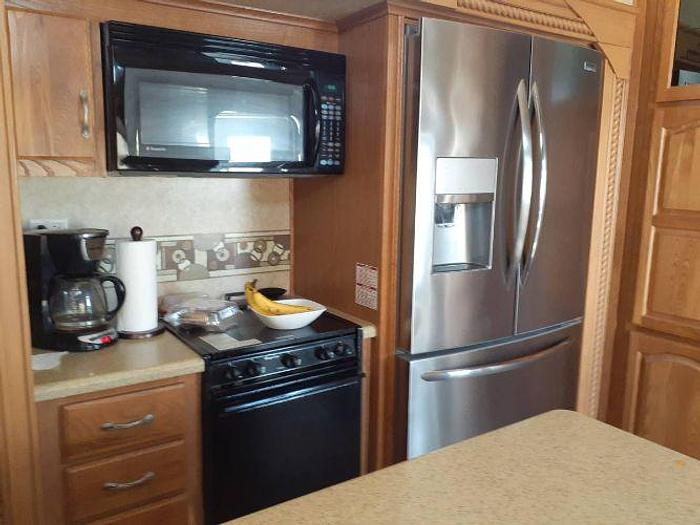 Used 2009 Crossroads Seville 38ft 5th Wheel