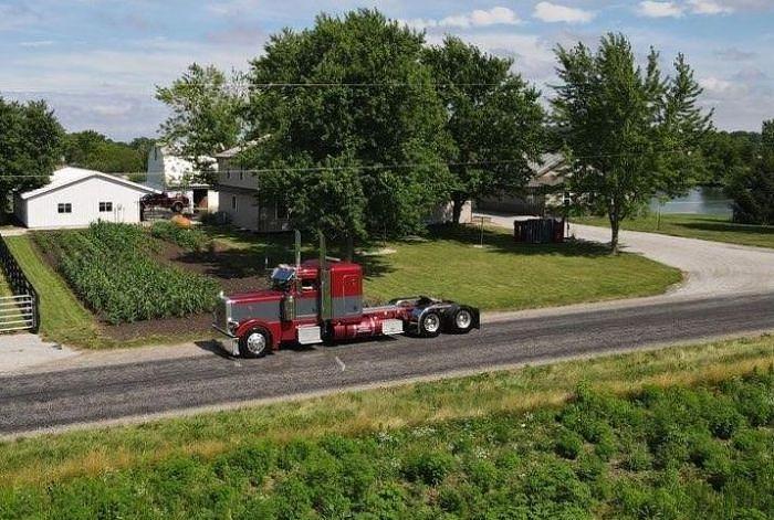 Used 2023 Peterbilt 389