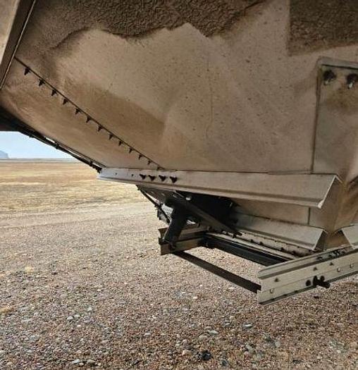 Used 2017 Wilson DWH-650 Hopper Bottom Trailer