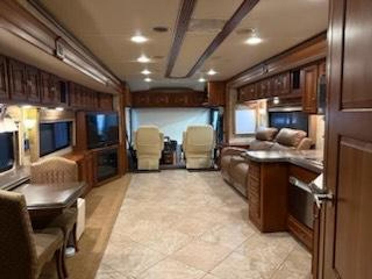 Used 2011 Winnebago Tour 42QD Class A Motorhome