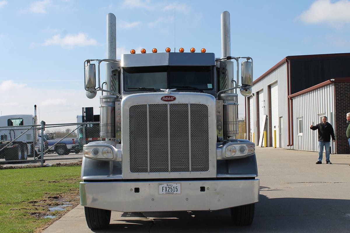 Used 2018 Peterbilt 389