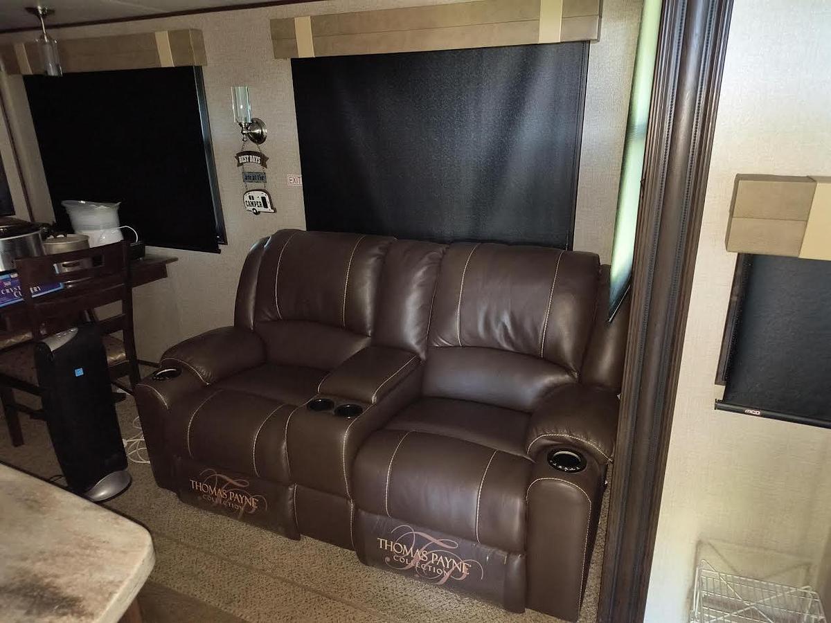Used 2019 Jayco North Point 37BHFS