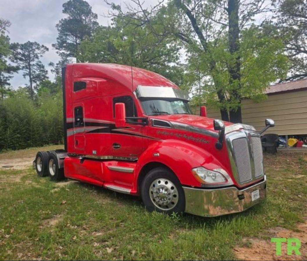 Used 2020 Kenworth T680 Sleeper Truck