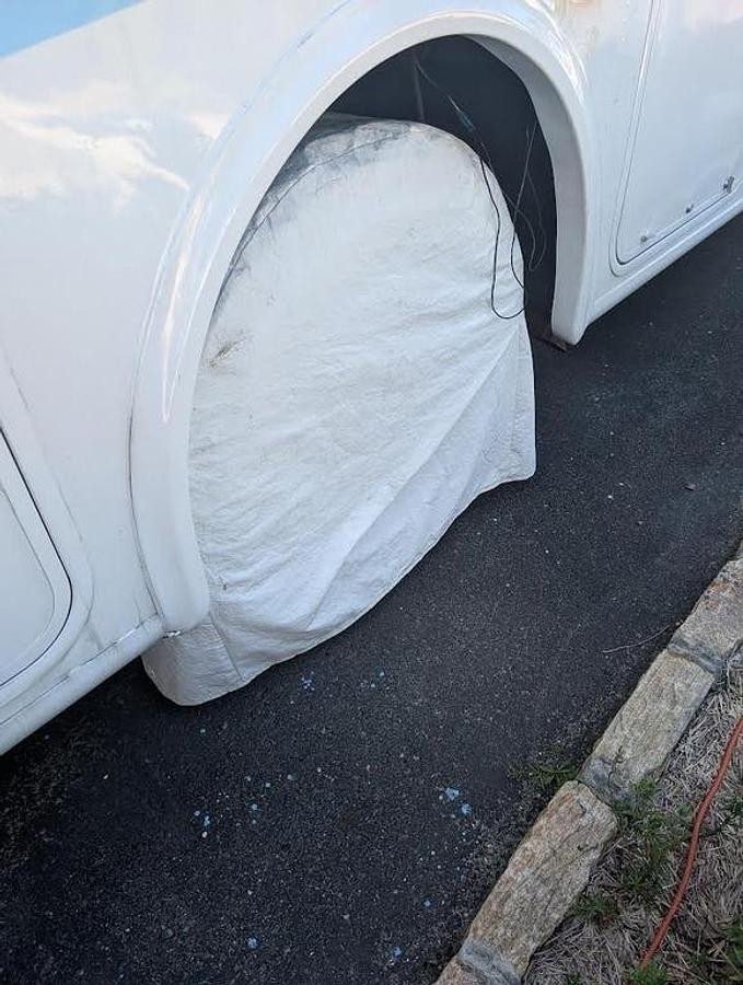 Used 2006 Fourwinds Hurricane 33H