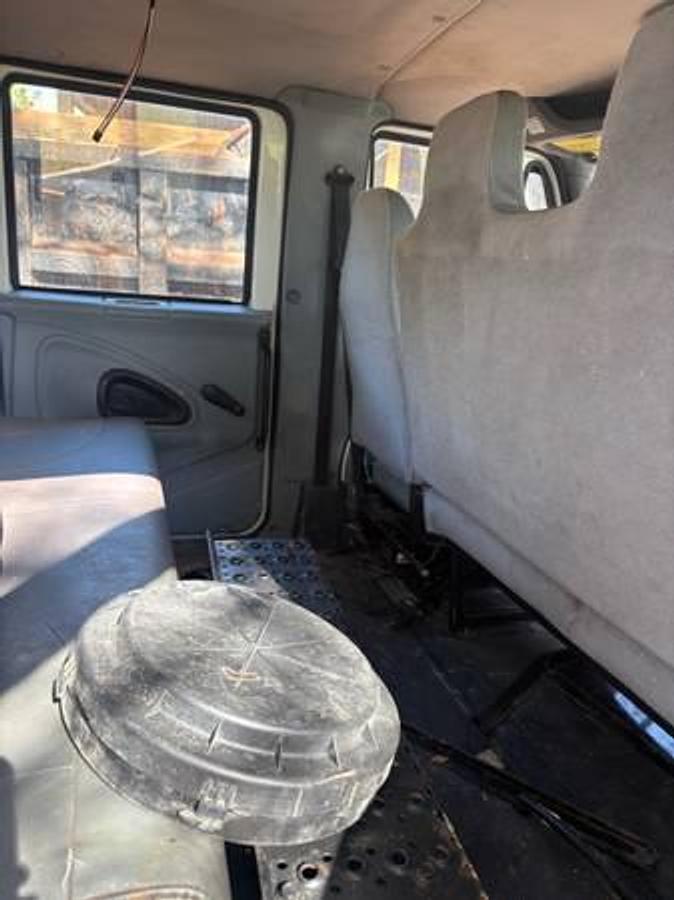Used 2004 International 4200