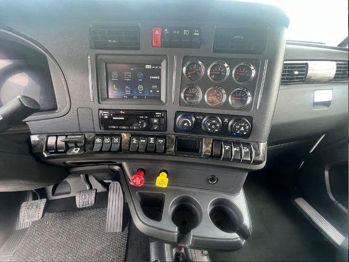 Used 2024 KENWORTH W990