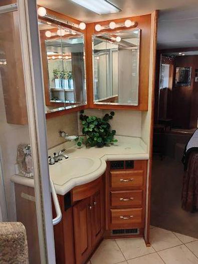 Used 2004 Monaco Dynasty