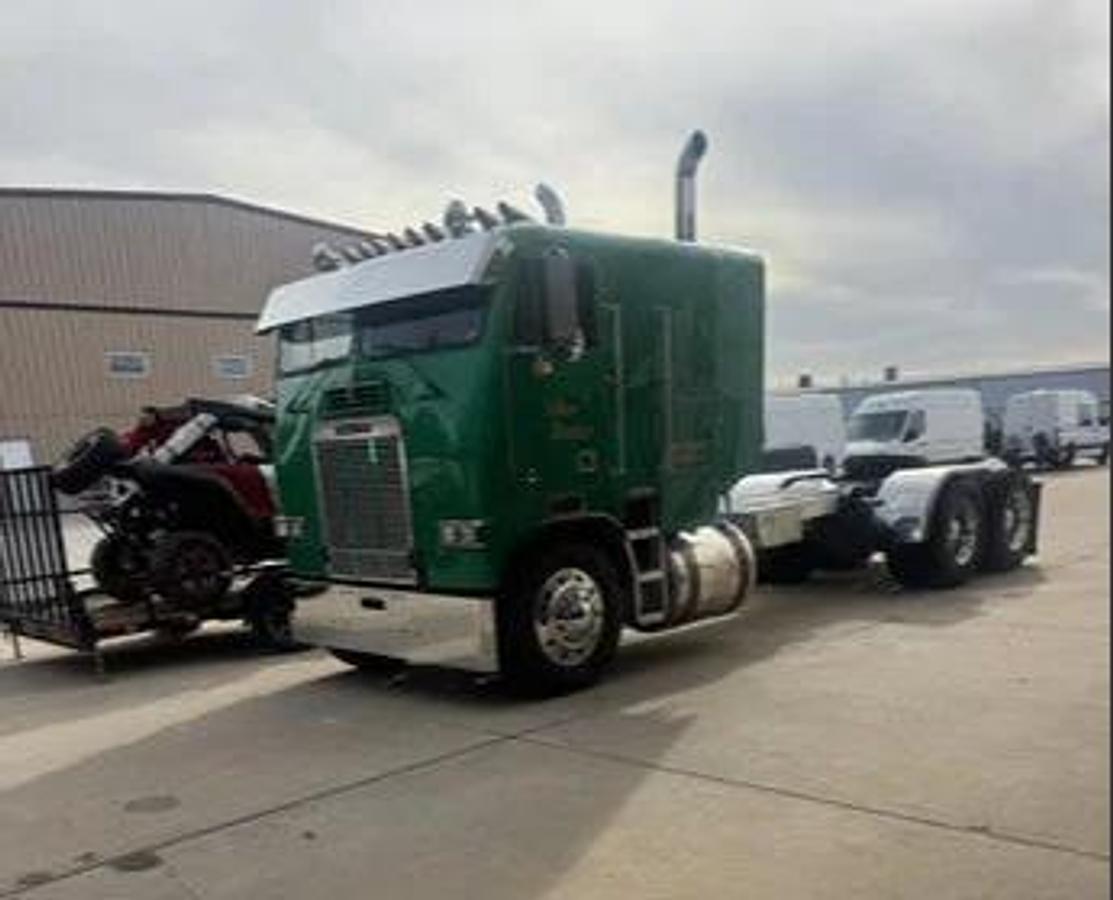 Used 1985 Freightliner MP80