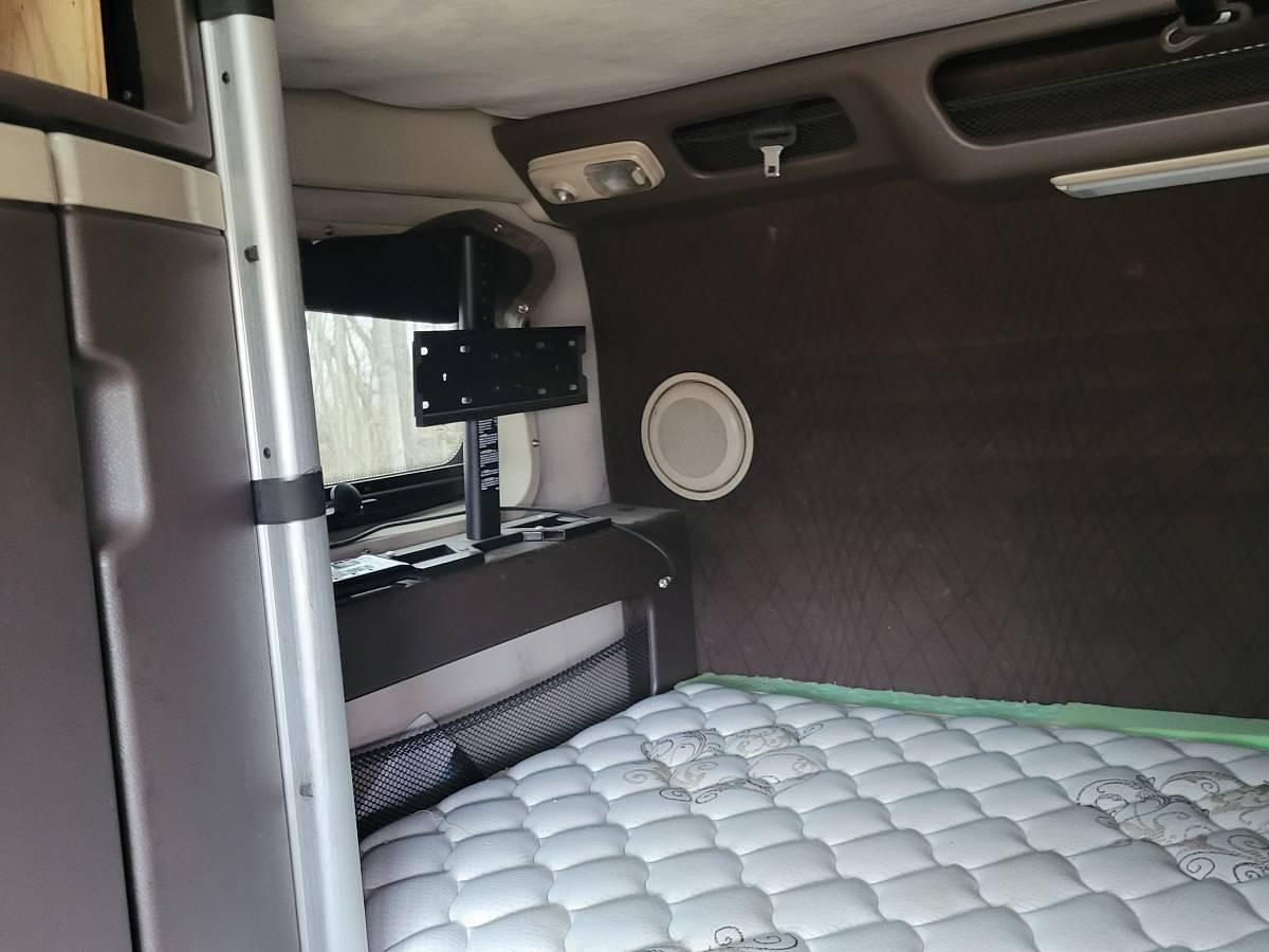 Used 2014 Volvo VNL 760