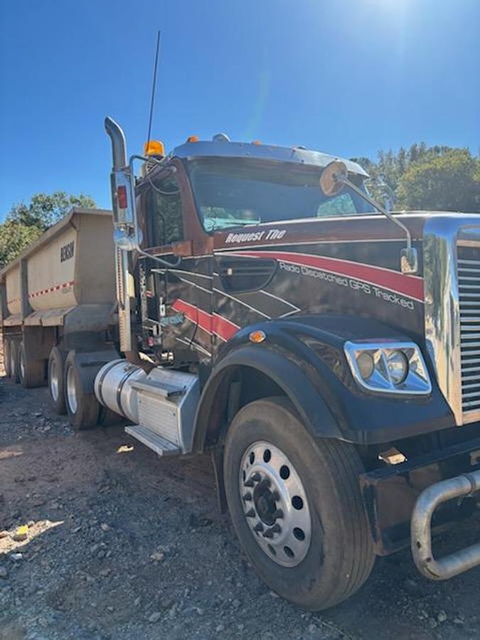 Used 2015 Freightliner 122SD