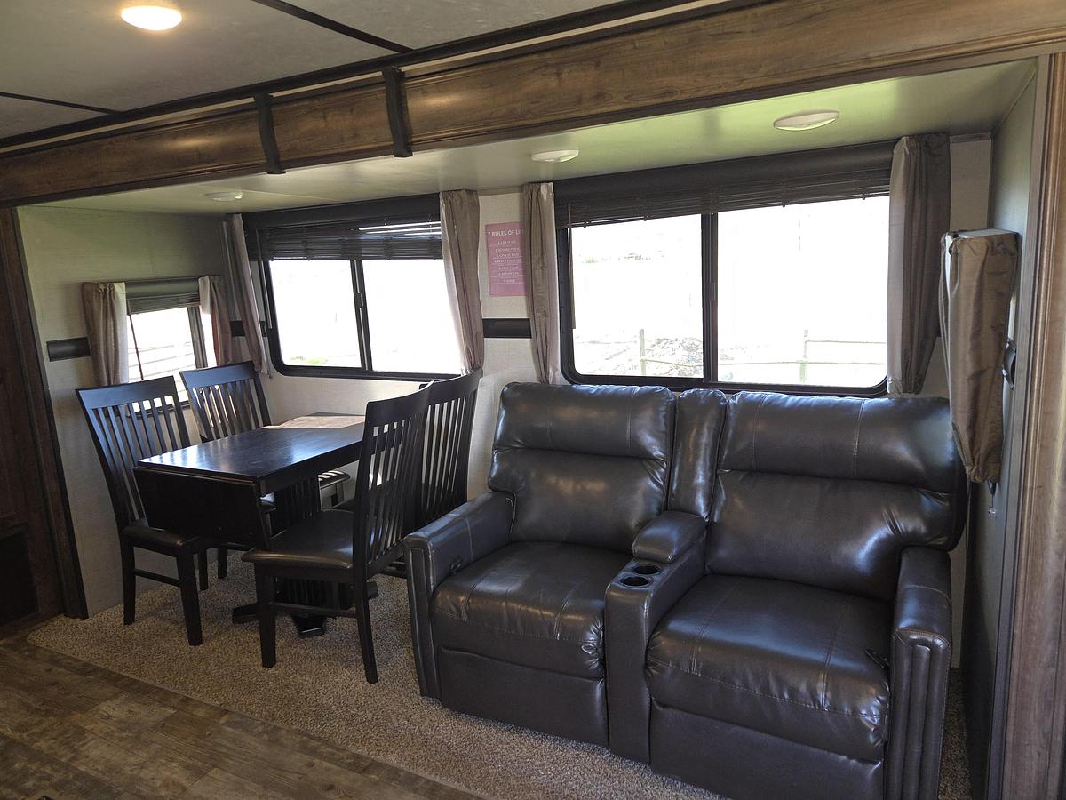 Used 2018 Crosswinds Volante VL30EK Travel Trailer