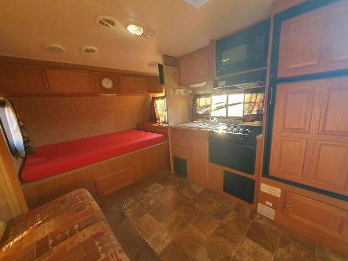 Used 2009 Skyline Layton 1811