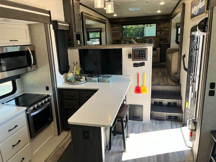 Used 2022 Crossroads Cruiser CR3841FL