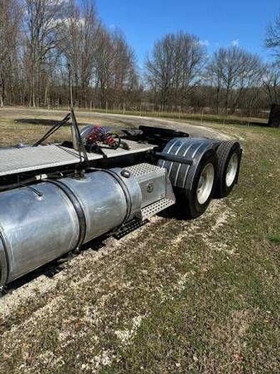 Used 2005 KENWORTH W900L