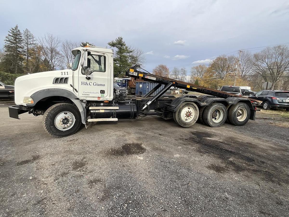 Used 2005 Mack CT713 Roll-Off Truck