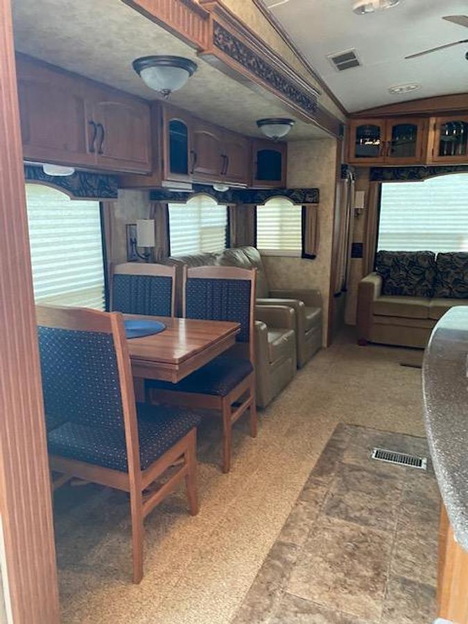 Used 2012 Keystone Montana Hickory Edition 33582RL Fifth Wheel
