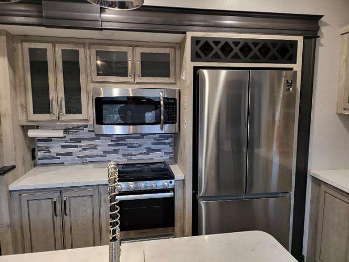 Used 2022 Keystone Avalanche 390 DS