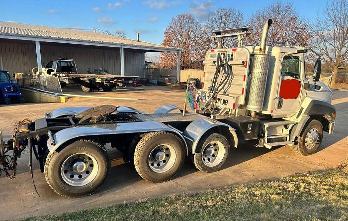 Used 2012 CATERPILLAR CT660