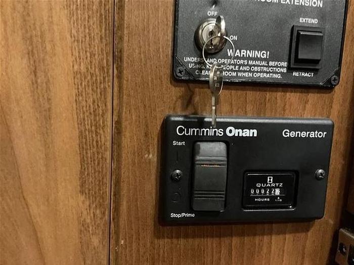 Used 2021 Twister 3 Horse Trailer with Living Quarters