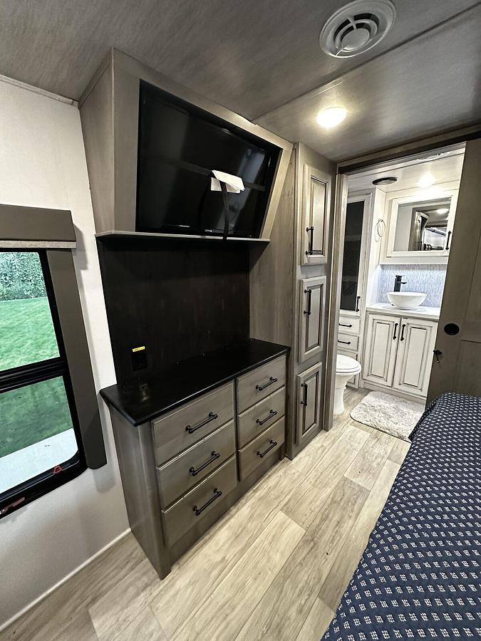 Used 2022 Keystone Montana Legacy 3761FL Fifth Wheel