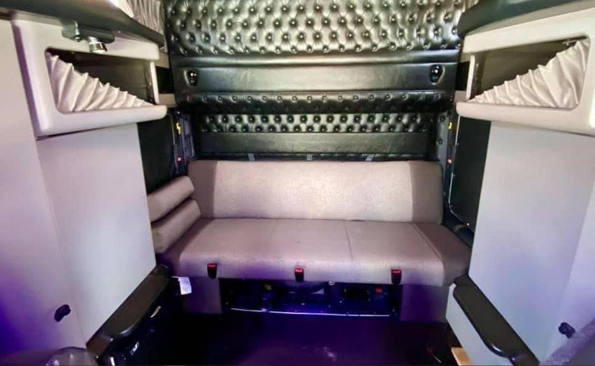 Used 2018 Kenworth W900L