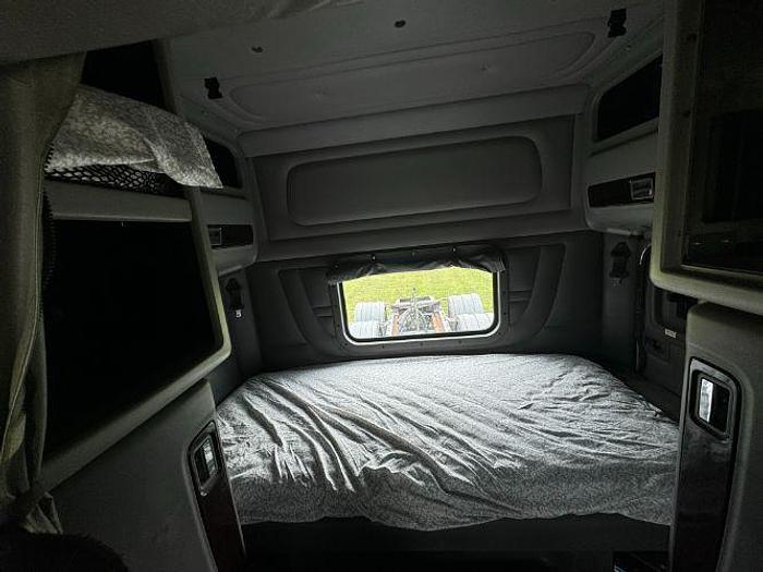 Used 2015 Peterbilt 367