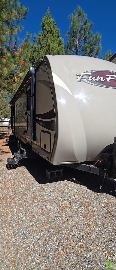Used 2016 Cruiser RV Fun Finder Xtreme Lite M-241LRK Travel Trailer