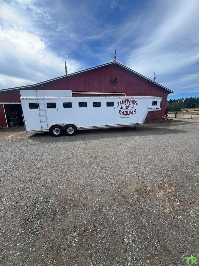 Used 2003 Exiss 6-Horse Gooseneck Trailer