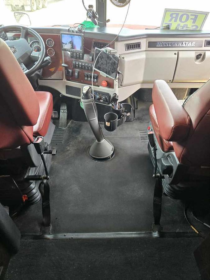 Used 2020 Western Star 5700XE